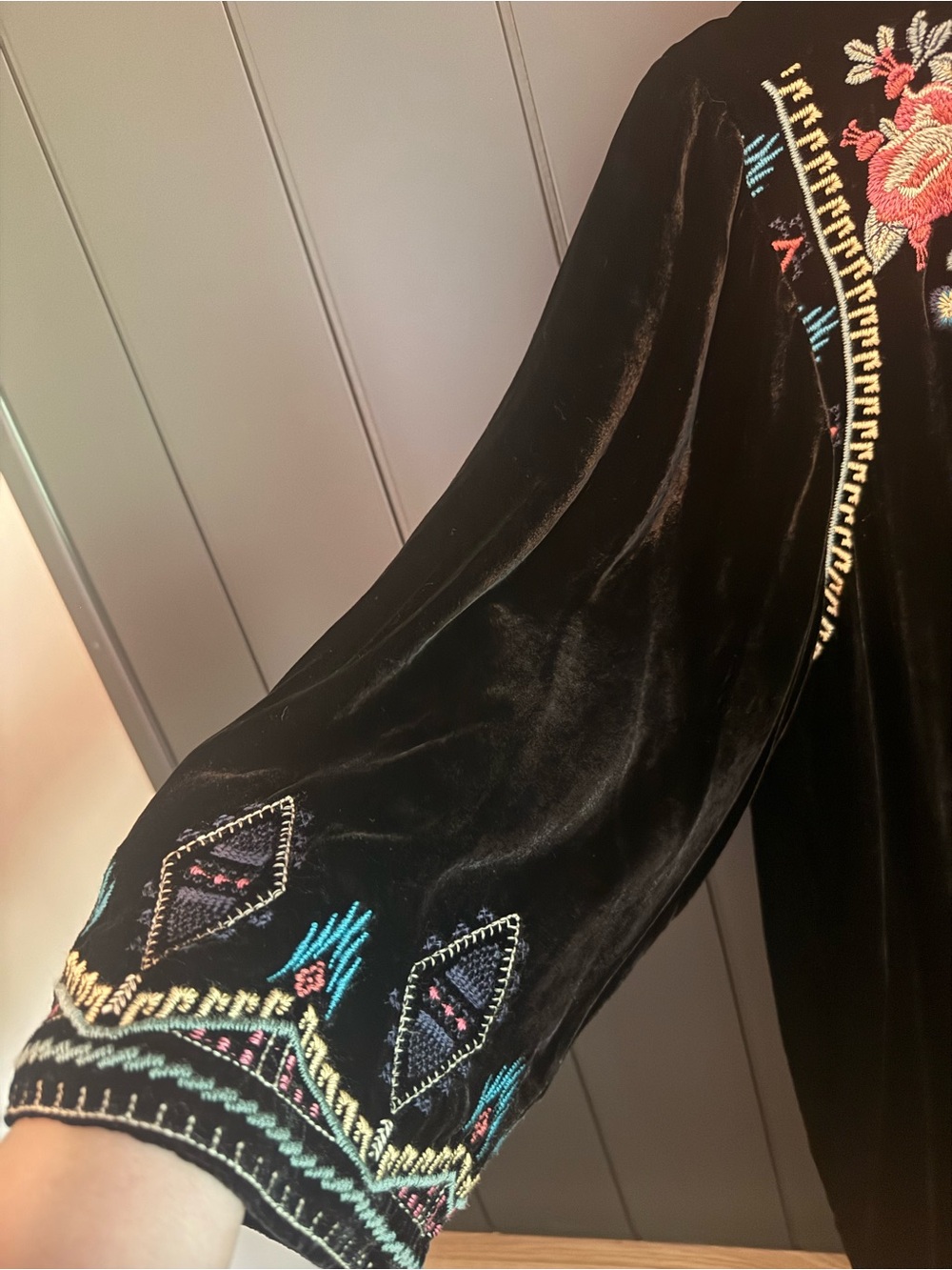 🌺 Johnny Was Aveza Black Velvet Embroidered Floral Kimono - Picture 6 of 15